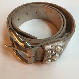 BRONZE DISTRESSED WITH PEARL STUDS BUCKLE BELT L